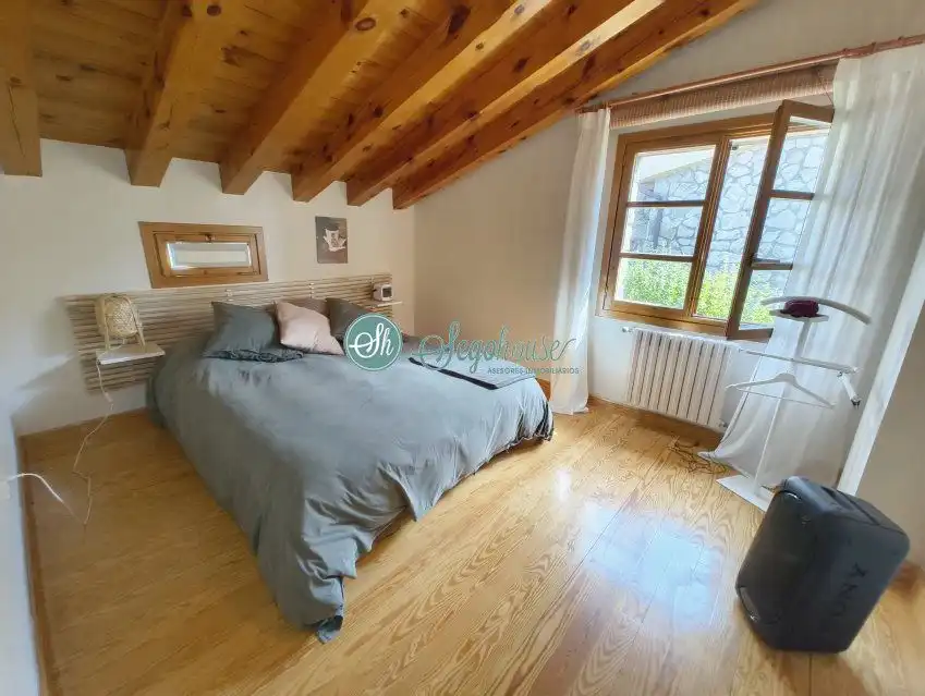 Habitación de Casa o chalet en venta en Palazuelos de Eresma con Calefacción, Terraza y Amueblado