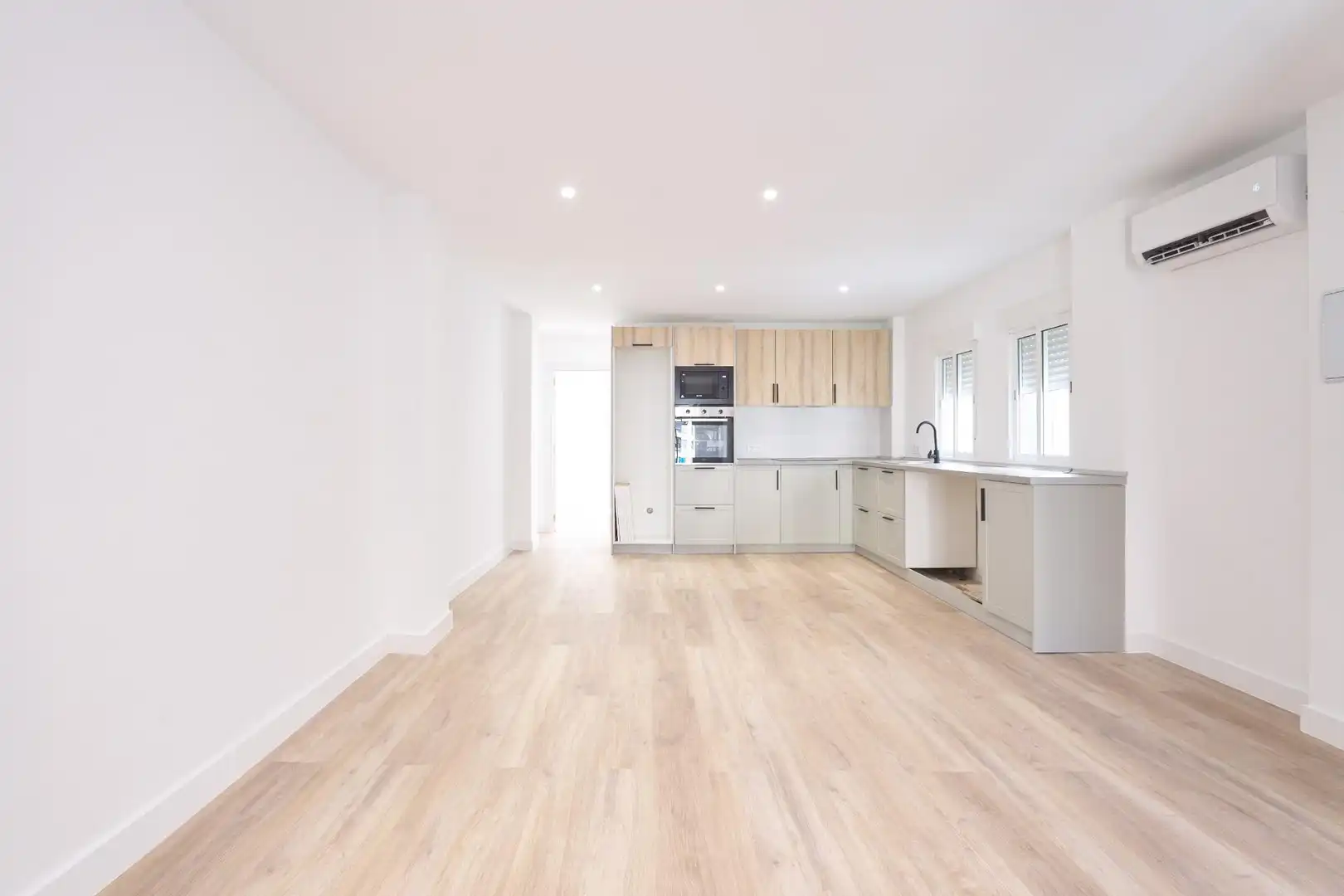 Kitchen of Flat for sale in Zaragoza