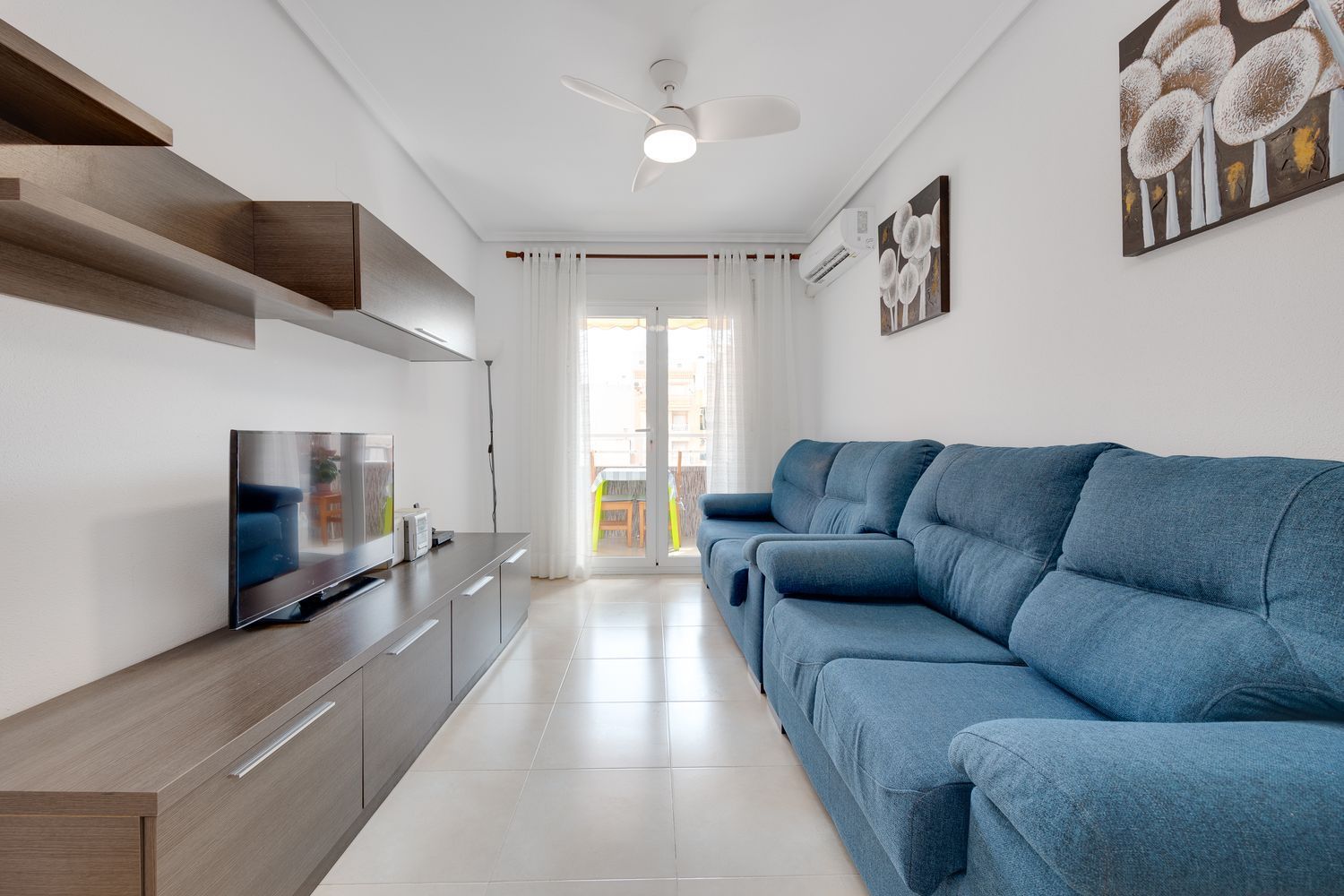 Living room of Apartment for sale in Torrevieja  with Air Conditioner, Terrace and Furnished