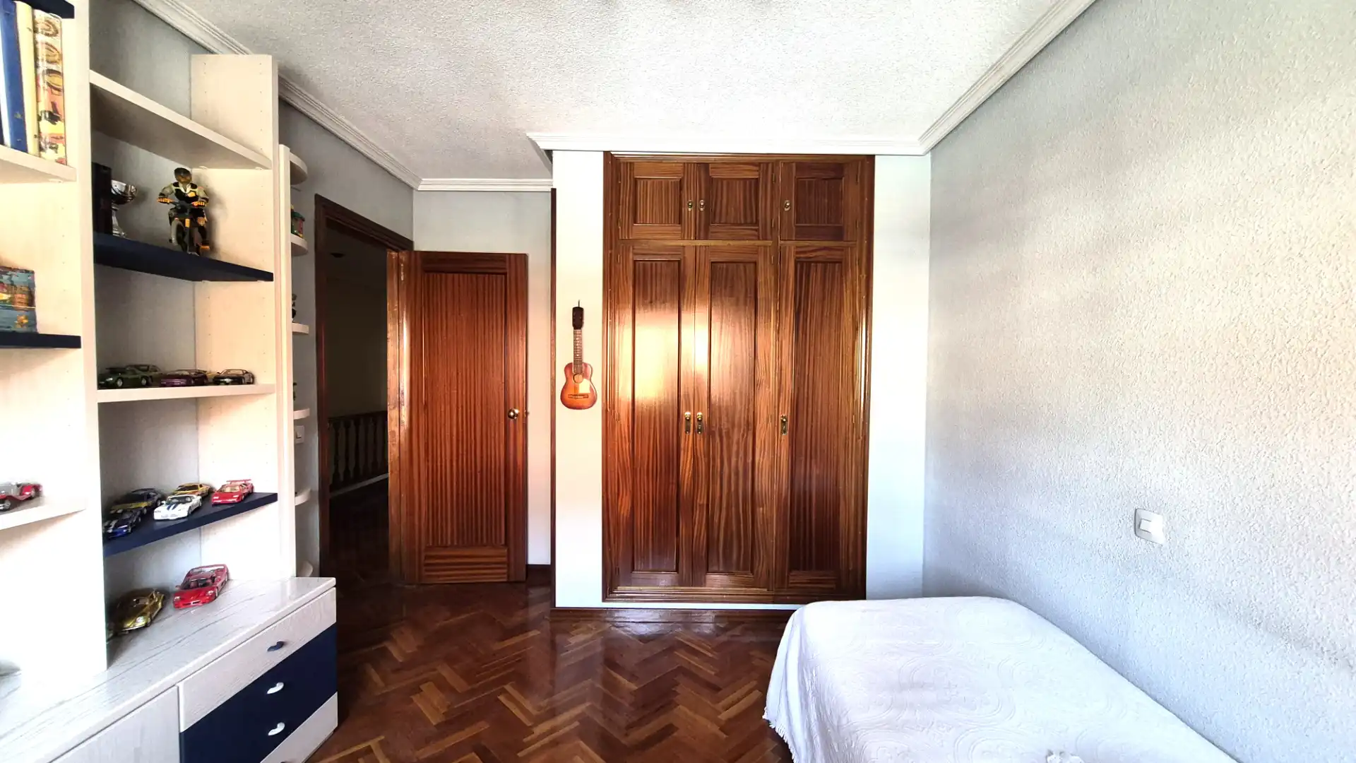 Dormitori de Casa o xalet en venda en Alcalá de Henares amb Aire condicionat, Calefacció i Parquet