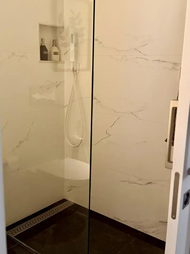 Baño de Apartamento de alquiler en León Capital  con Calefacción, Parquet y Amueblado