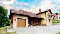 Vista exterior de Casa o xalet en venda en Santa María de Cayón