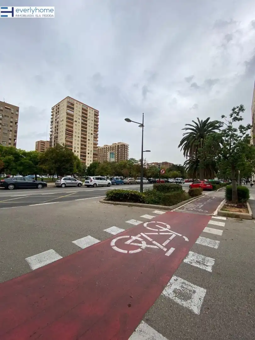 Vista exterior de Garaje de alquiler en Valencia