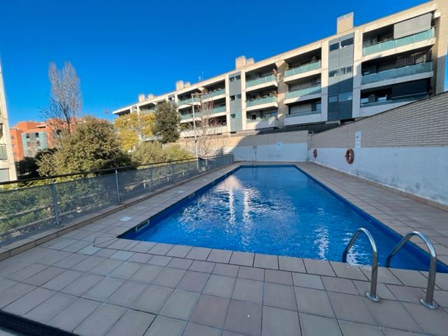Piscina de Àtic de lloguer en Sant Cugat del Vallès amb Calefacció, Parquet i Terrassa