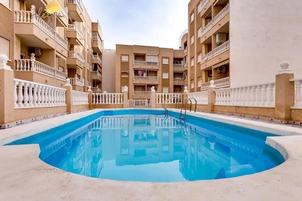 Apartament amb piscina en venda a Calle Calle Caballero de Rodas