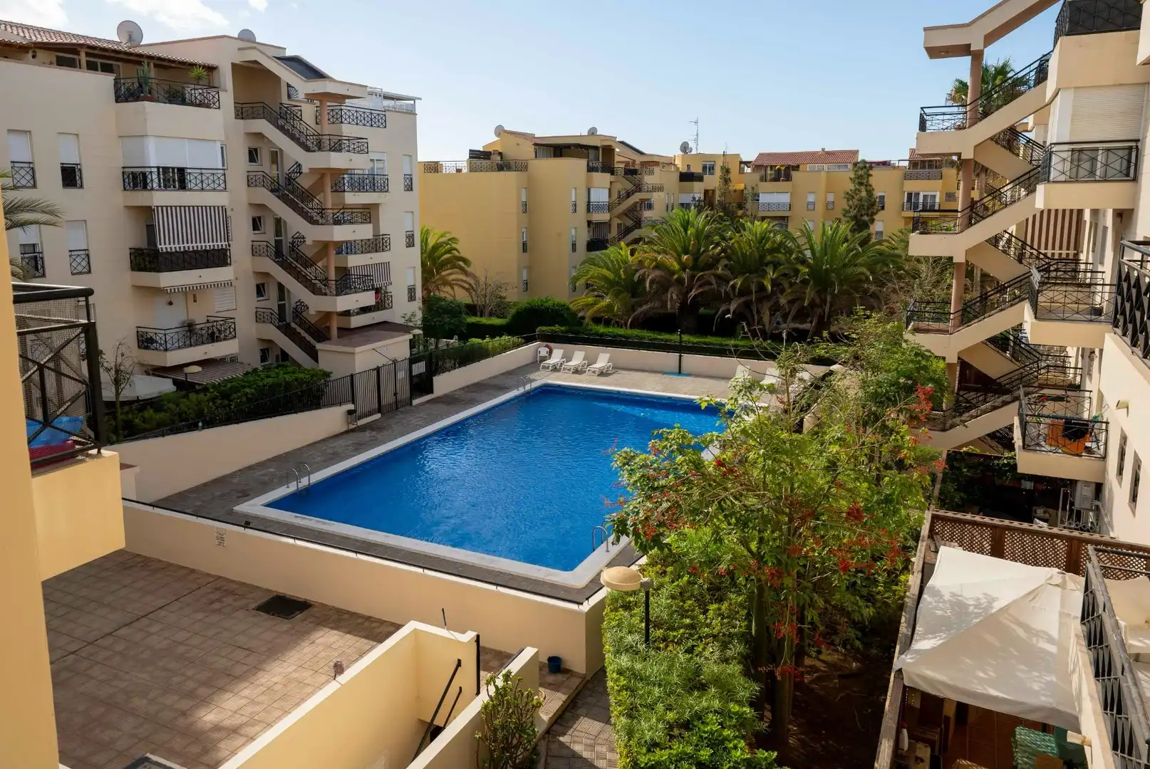 Piscina de Piso en venta en Arona con Aire acondicionado, Terraza y Trastero