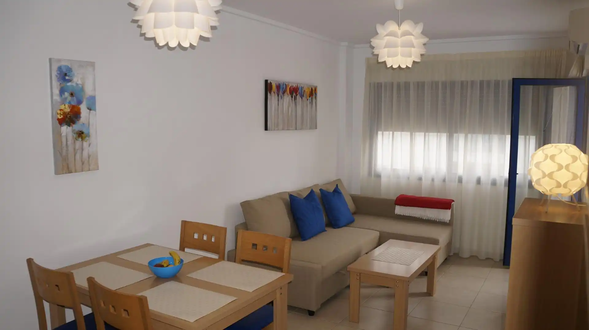 Sala d'estar de Apartament en venda en Alicante / Alacant amb Aire condicionat, Moblat i Balcó