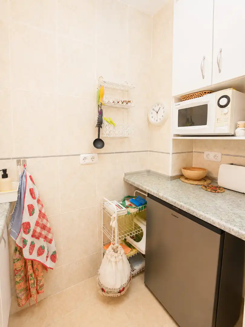 Study for rent in Avenida Gamonal, Parque de la Paloma
