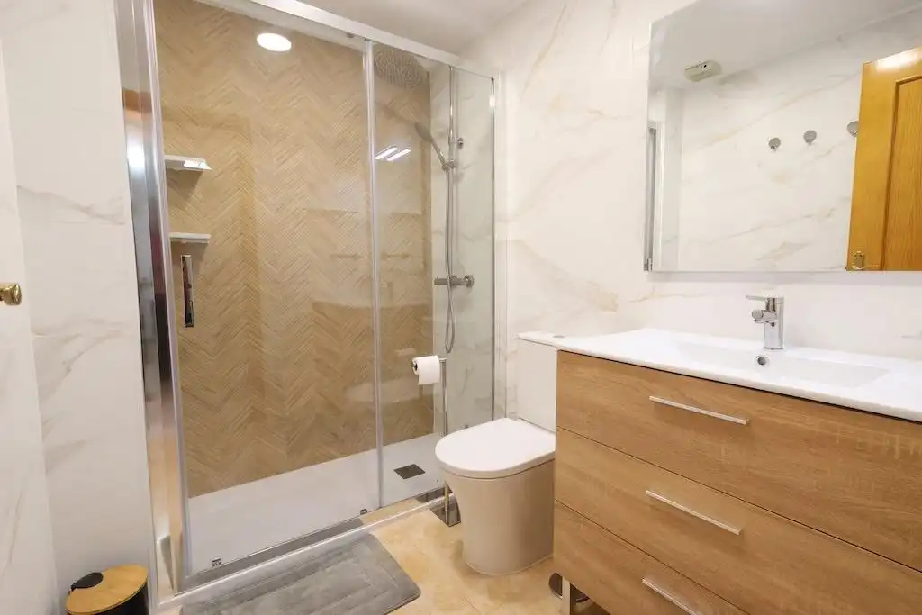 Bathroom of Apartments for rent in Orihuela  with Air Conditioner, Furnished and Community pool