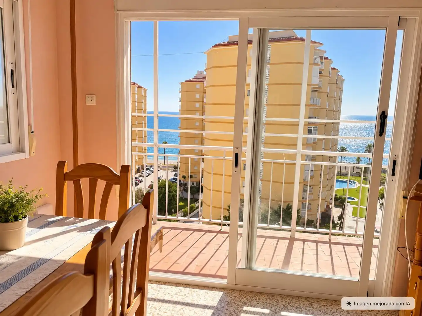 Terraza de Piso en venta en Torrenueva Costa, Granada