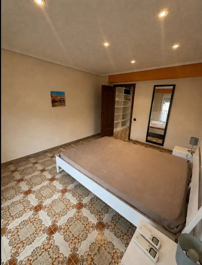 Flat for rent in Calle MARQUES DE MONTORTAL, Torrefiel