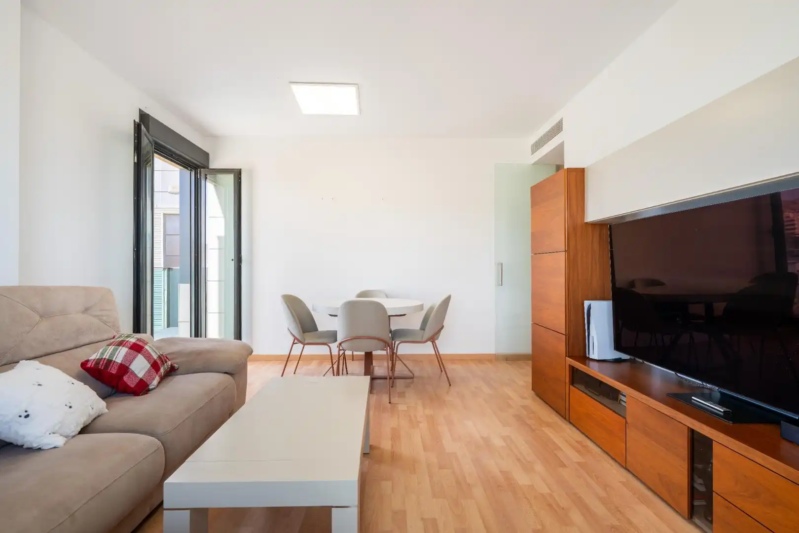 Living room of Flat for sale in Almería  with Air Conditioner, Terrace and Storage room
