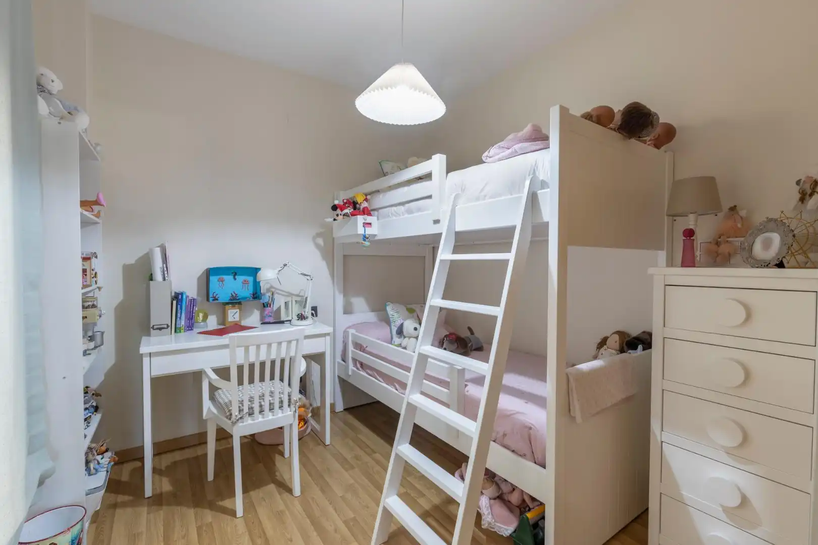 Habitación de Piso en venta en Armilla con Aire acondicionado, Calefacción y Piscina comunitaria