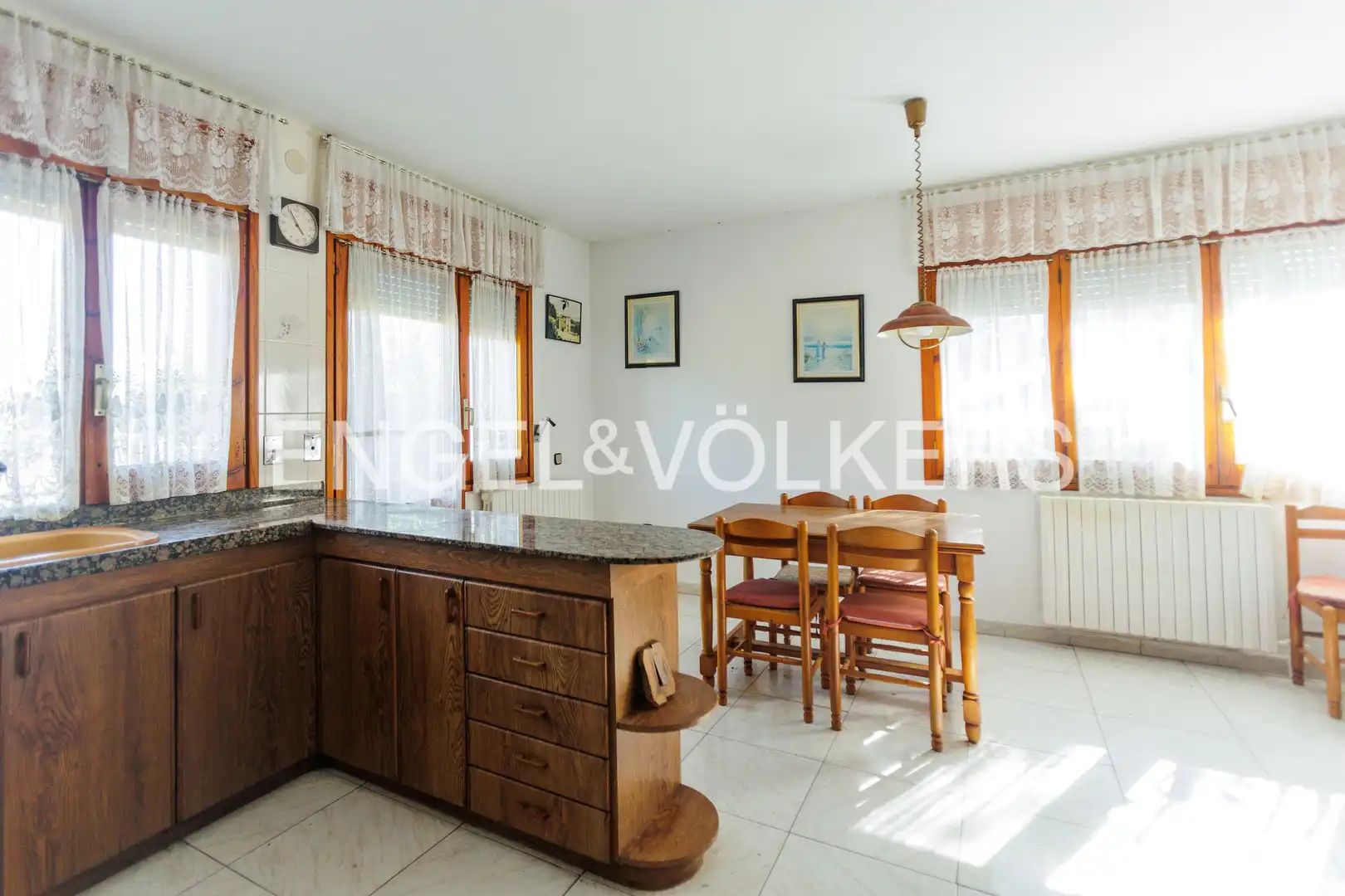 Cuina de Casa o xalet en venda en Calaf amb Calefacció, Jardí privat i Terrassa