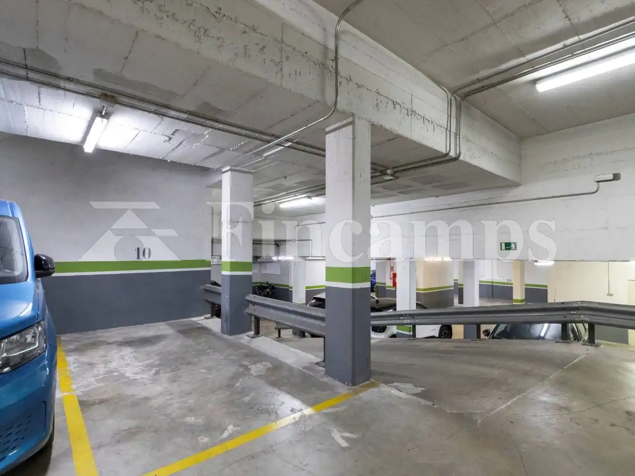 Parkplatz von Wohnung zum Verkauf in Sabadell mit Parkett, Abstellraum und Alarm