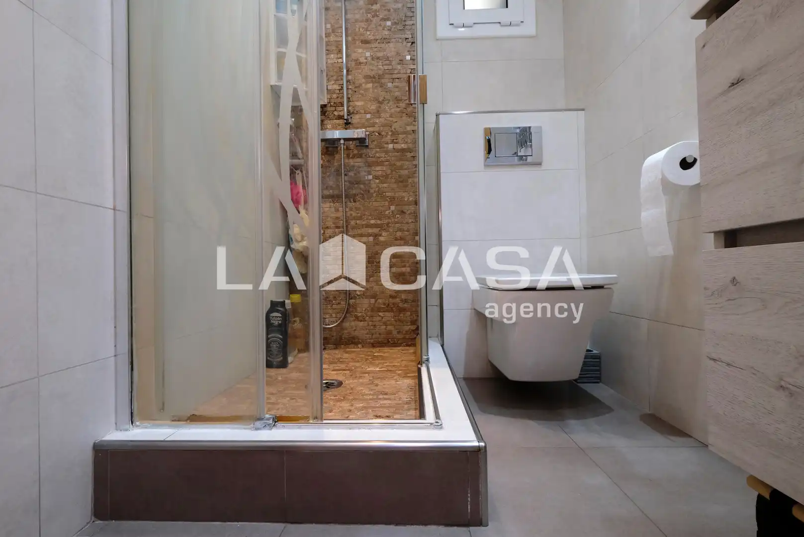 Baño de Piso en venta en Barcelona con Calefacción