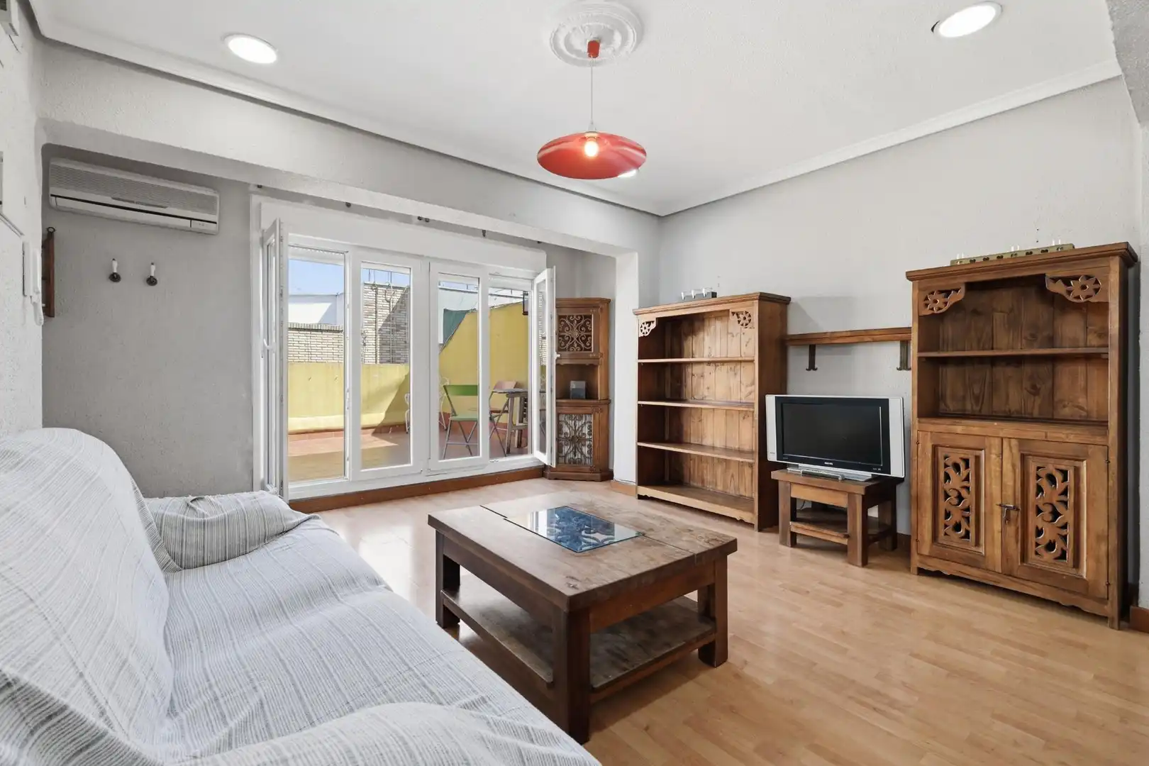 Sala de estar de Ático en venta en Xirivella con Parquet