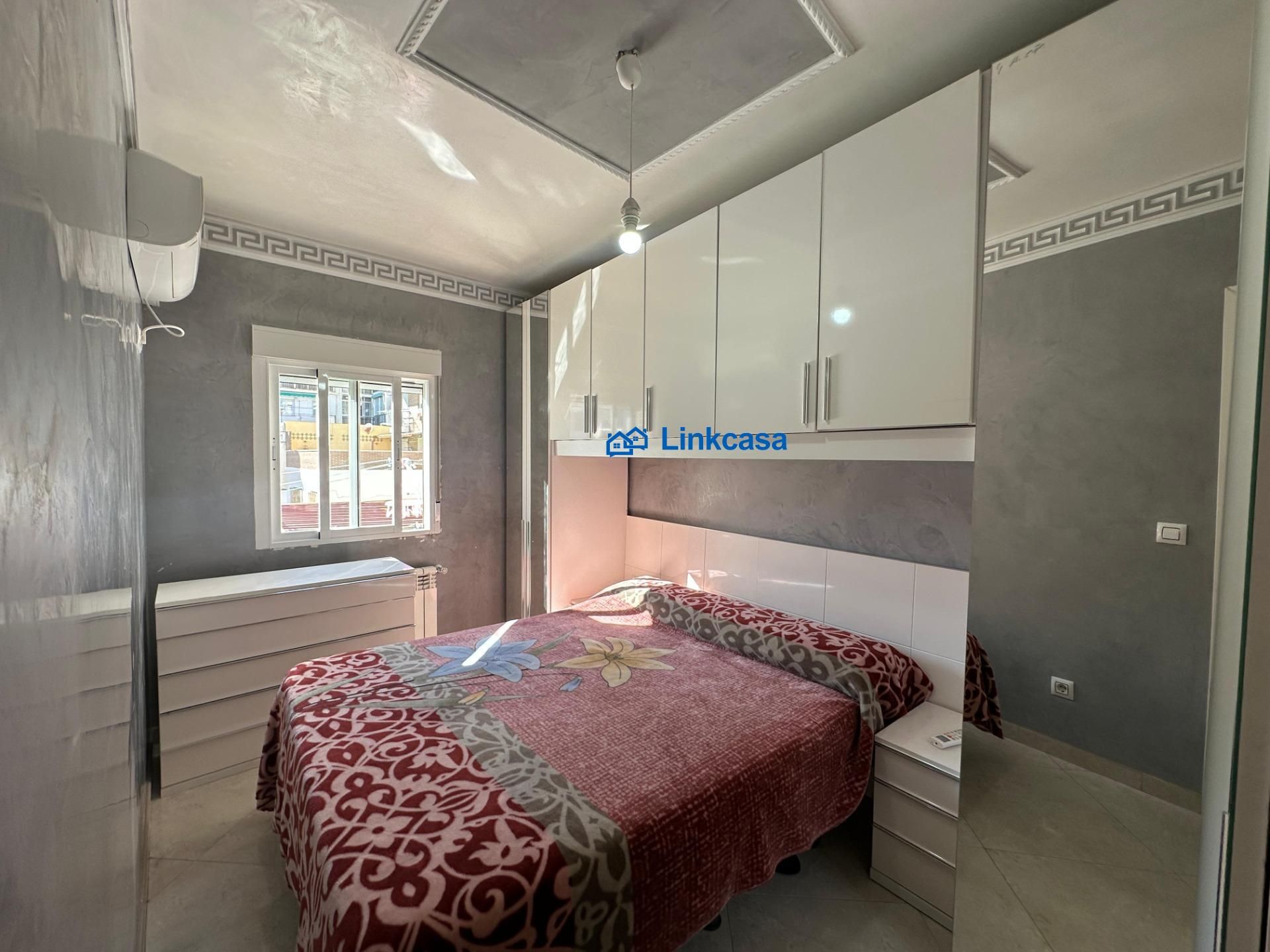 Bedroom of Flat for sale in  Madrid Capital  with Air Conditioner, Heating and Balcony