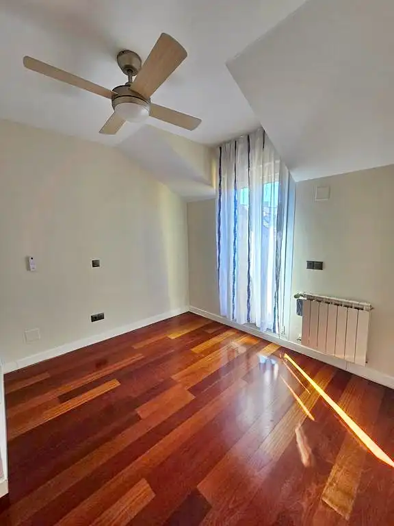 Dormitori de Dúplex de lloguer en Leganés amb Aire condicionat, Calefacció i Parquet