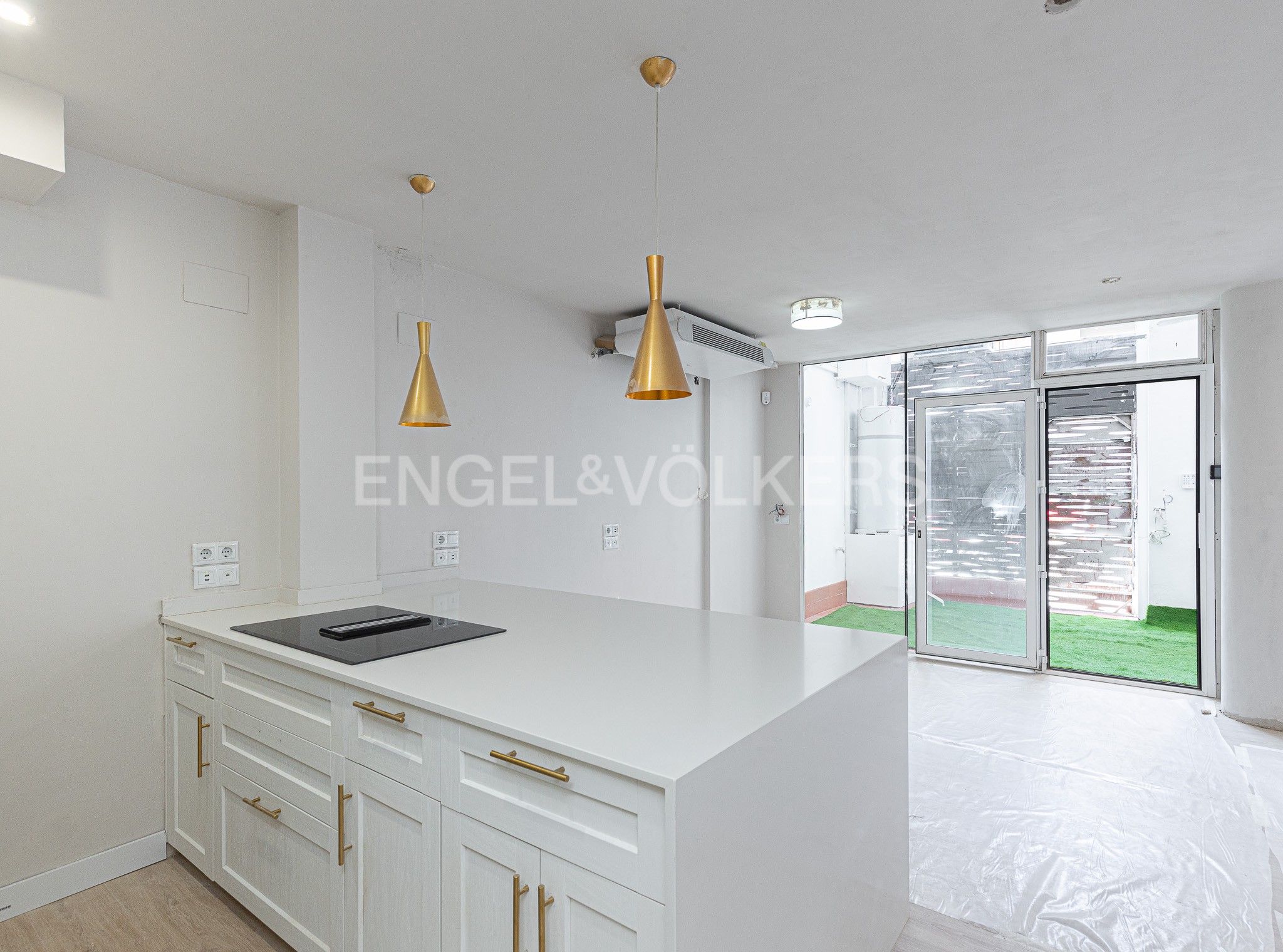 Cuina de Apartament en venda en L'Hospitalet de Llobregat amb Aire condicionat, Calefacció i Jardí privat