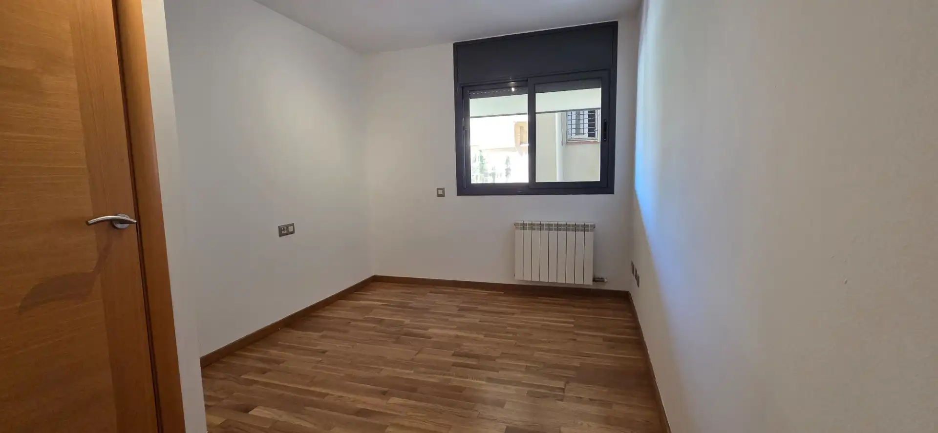Schlafzimmer von Maisonette zum Verkauf in Barcelona mit Klimaanlage, Heizung und Parkett