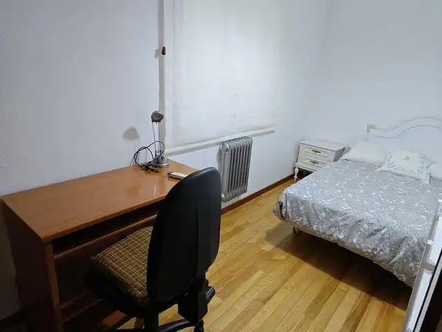 Habitación de Piso de alquiler en Ames con Calefacción, Parquet y Amueblado