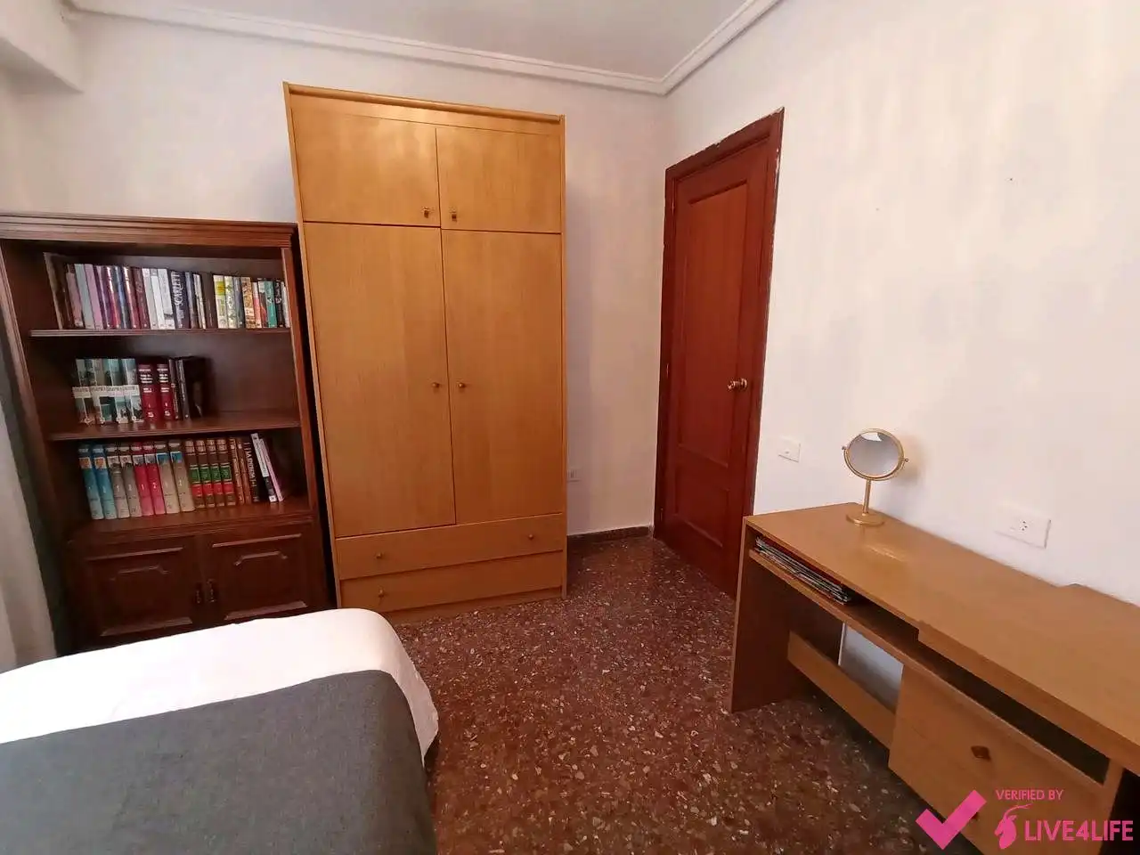 Habitación de Piso de alquiler en Valencia con Aire acondicionado, Terraza y Amueblado
