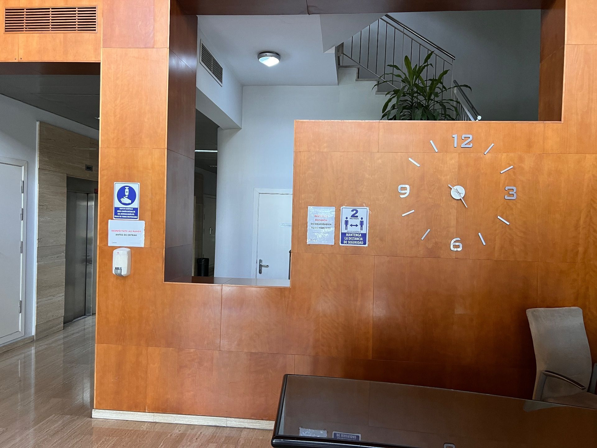 Oficina de alquiler en  Sevilla Capital con Aire acondicionado y Calefacción