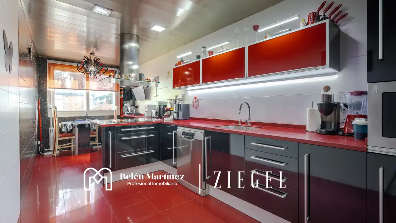 Cocina de Casa o chalet en venta en Urbanizaciones