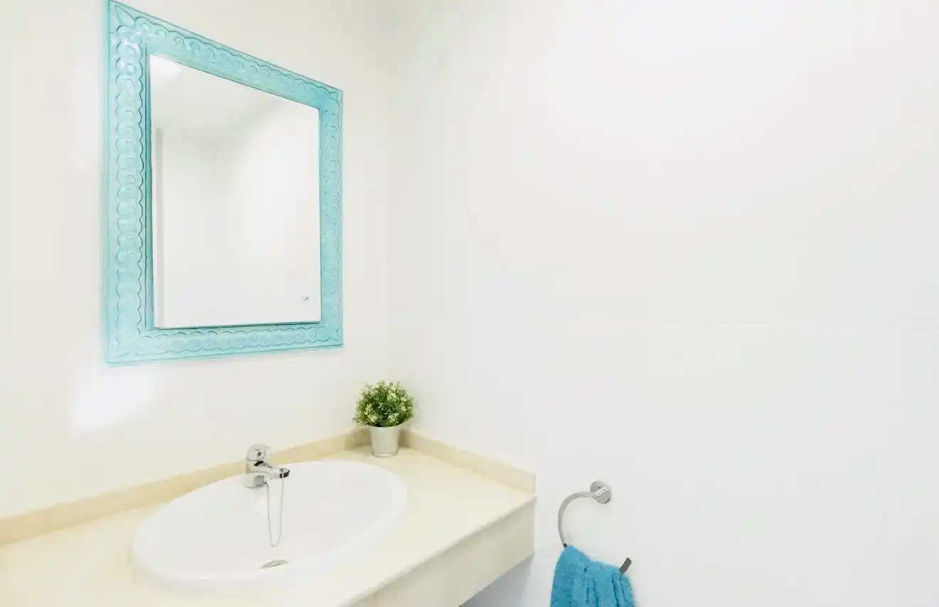 Badezimmer von Einfamilien-Reihenhaus zum Verkauf in Dénia mit Klimaanlage, Heizung und Terrasse