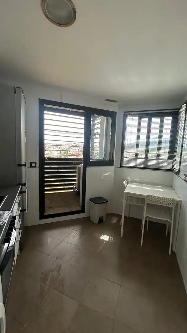 Terrassa de Pis de lloguer en Algeciras amb Aire condicionat i Piscina comunitària