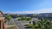 Vista exterior de Àtic en venda en Vitoria - Gasteiz amb Terrassa