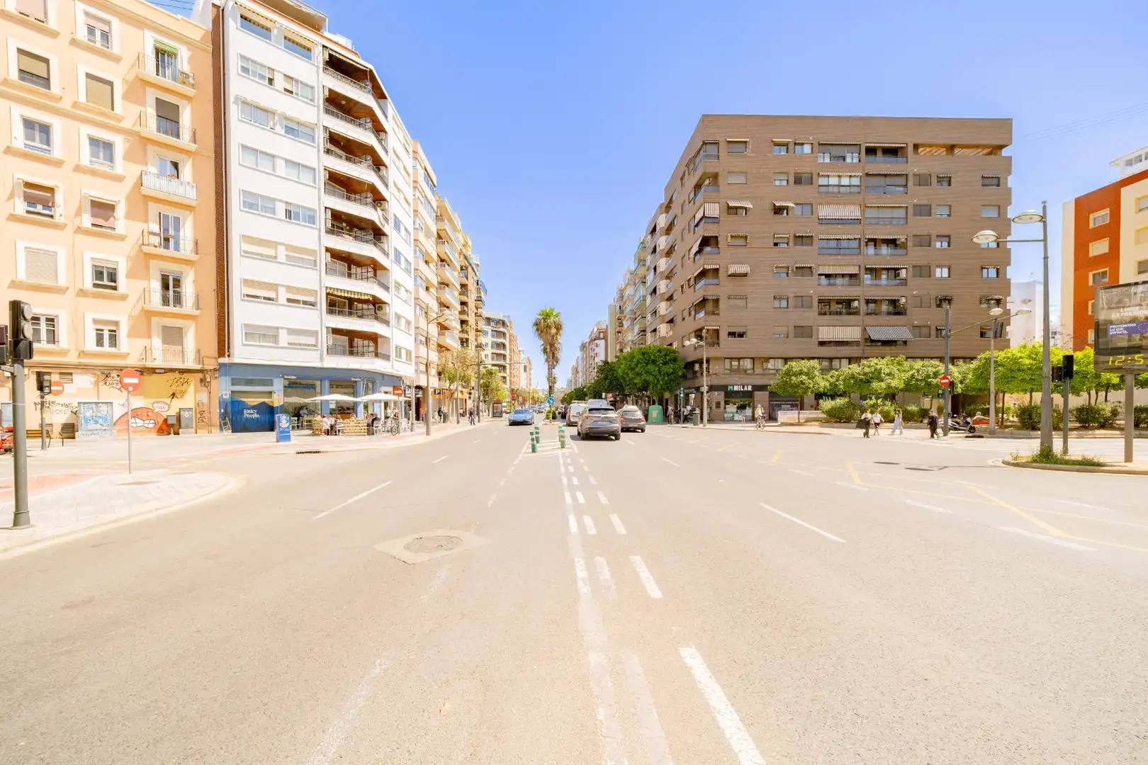 Vista exterior de Local de alquiler en Valencia