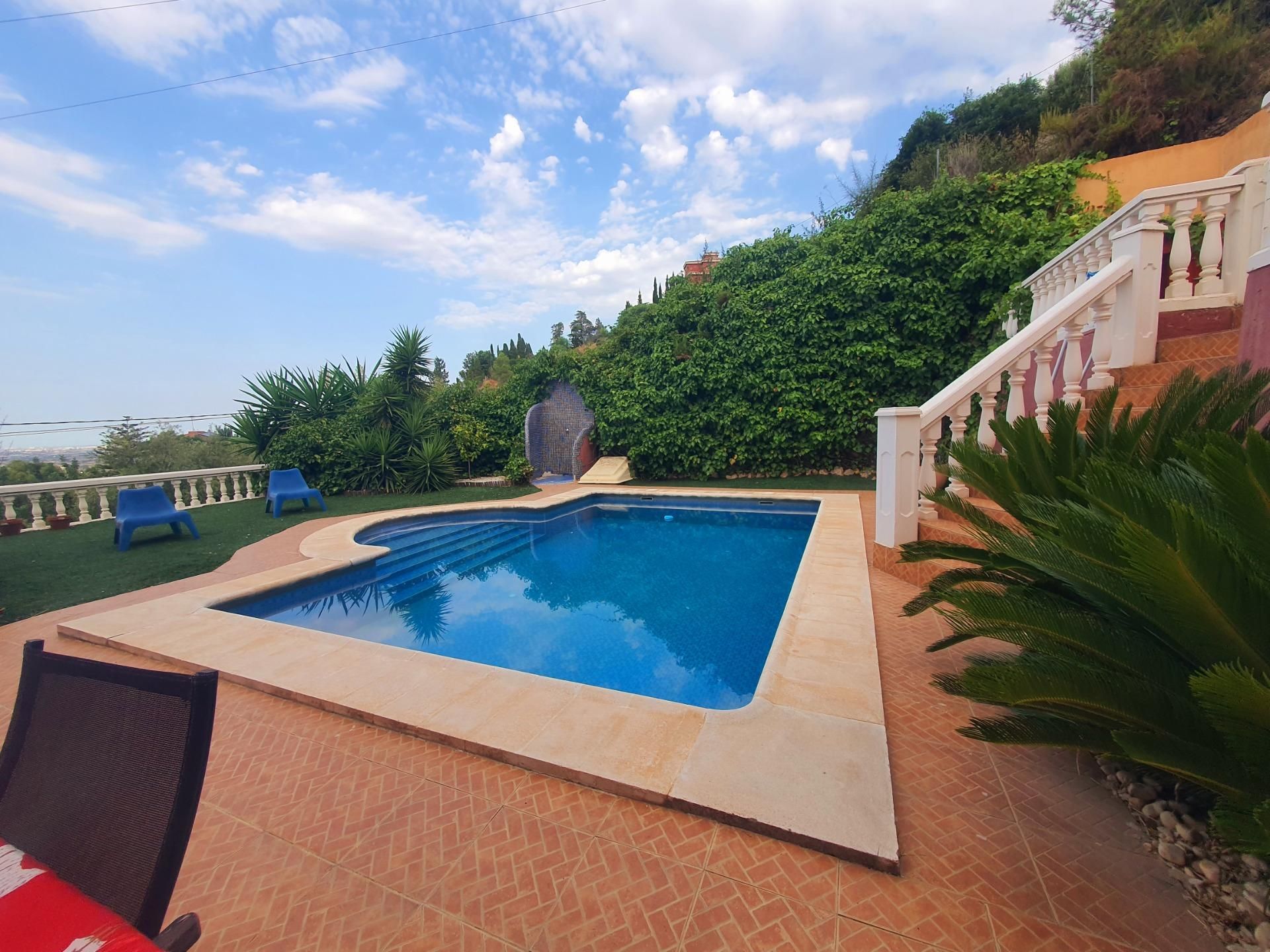 Swimming pool of Single-family semi-detached for sale in Chiva  with Air Conditioner, Terrace and Swimming Pool