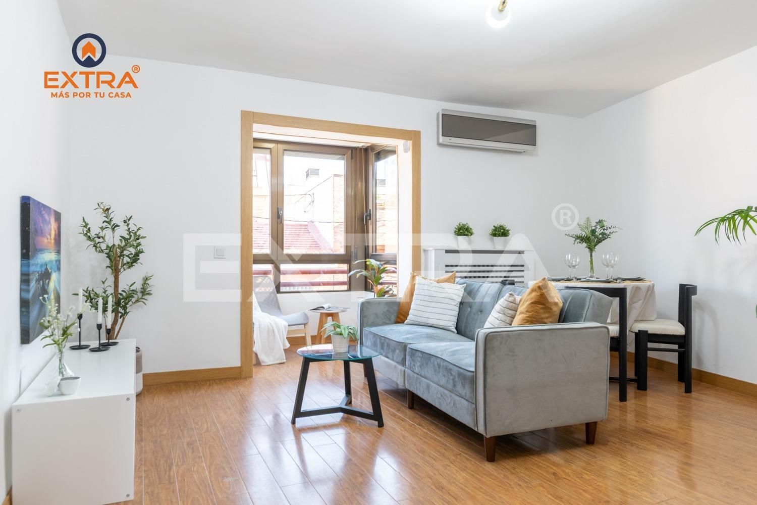 Sala d'estar de Dúplex en venda en  Madrid Capital amb Aire condicionat, Calefacció i Terrassa