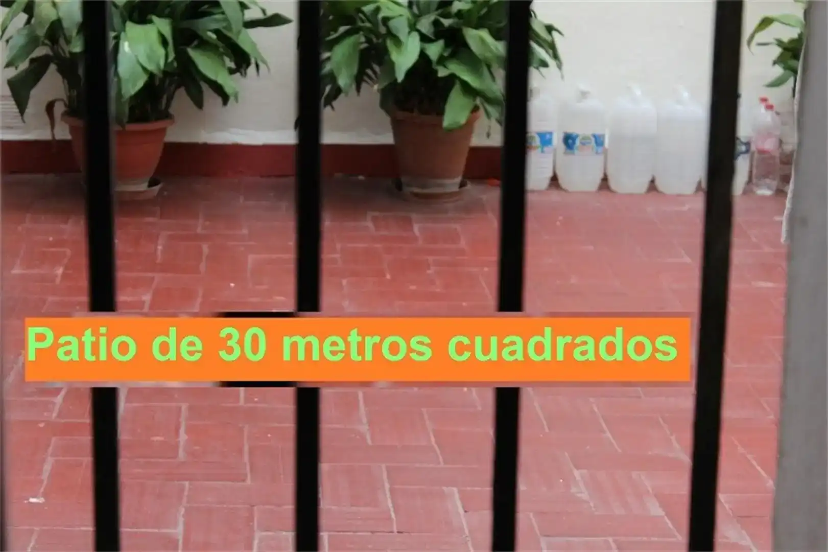 Vista exterior de Planta baixa en venda en Benalmádena amb Aire condicionat