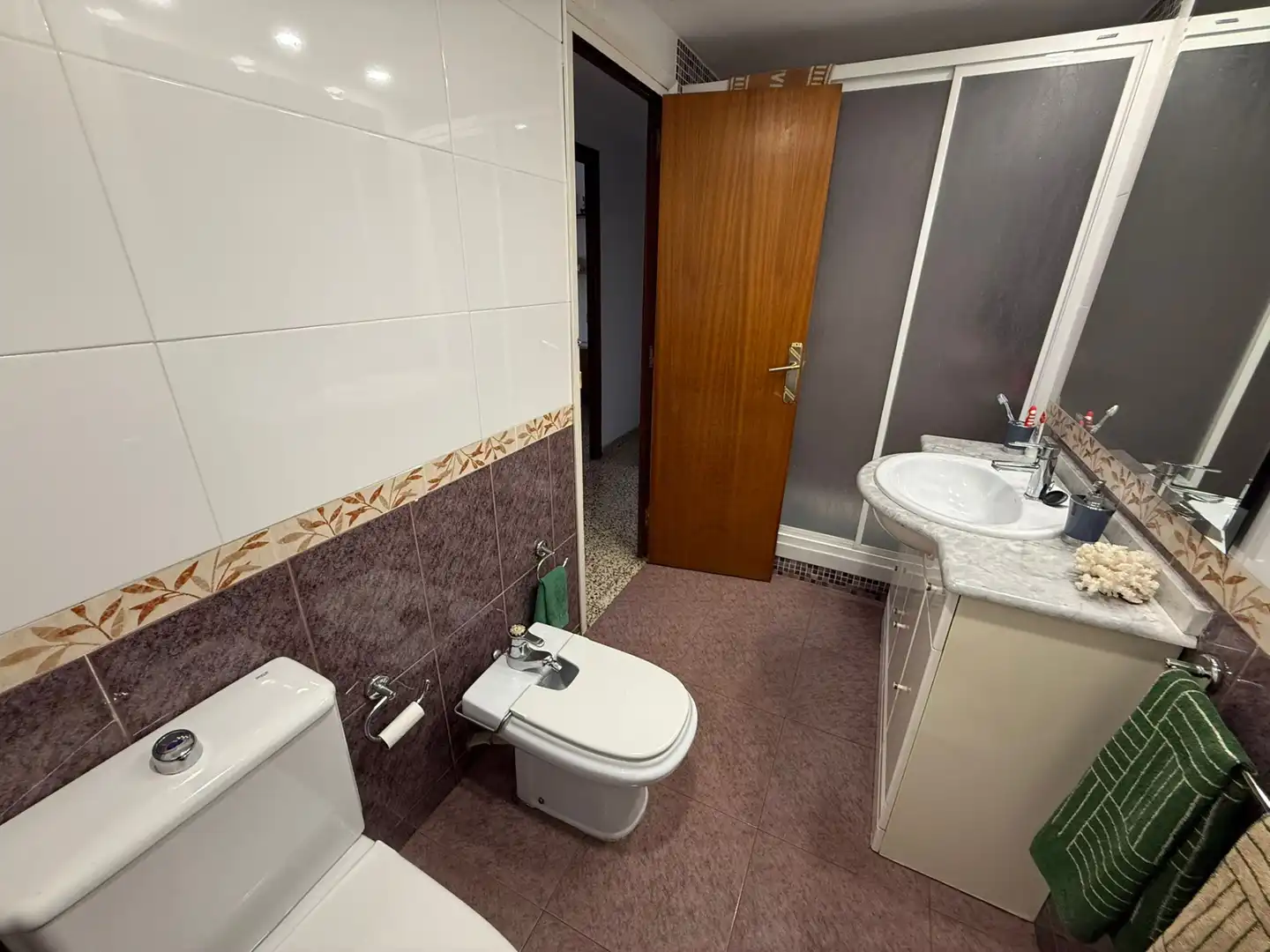 Bathroom of Flat for sale in Cornellà de Llobregat  with Balcony