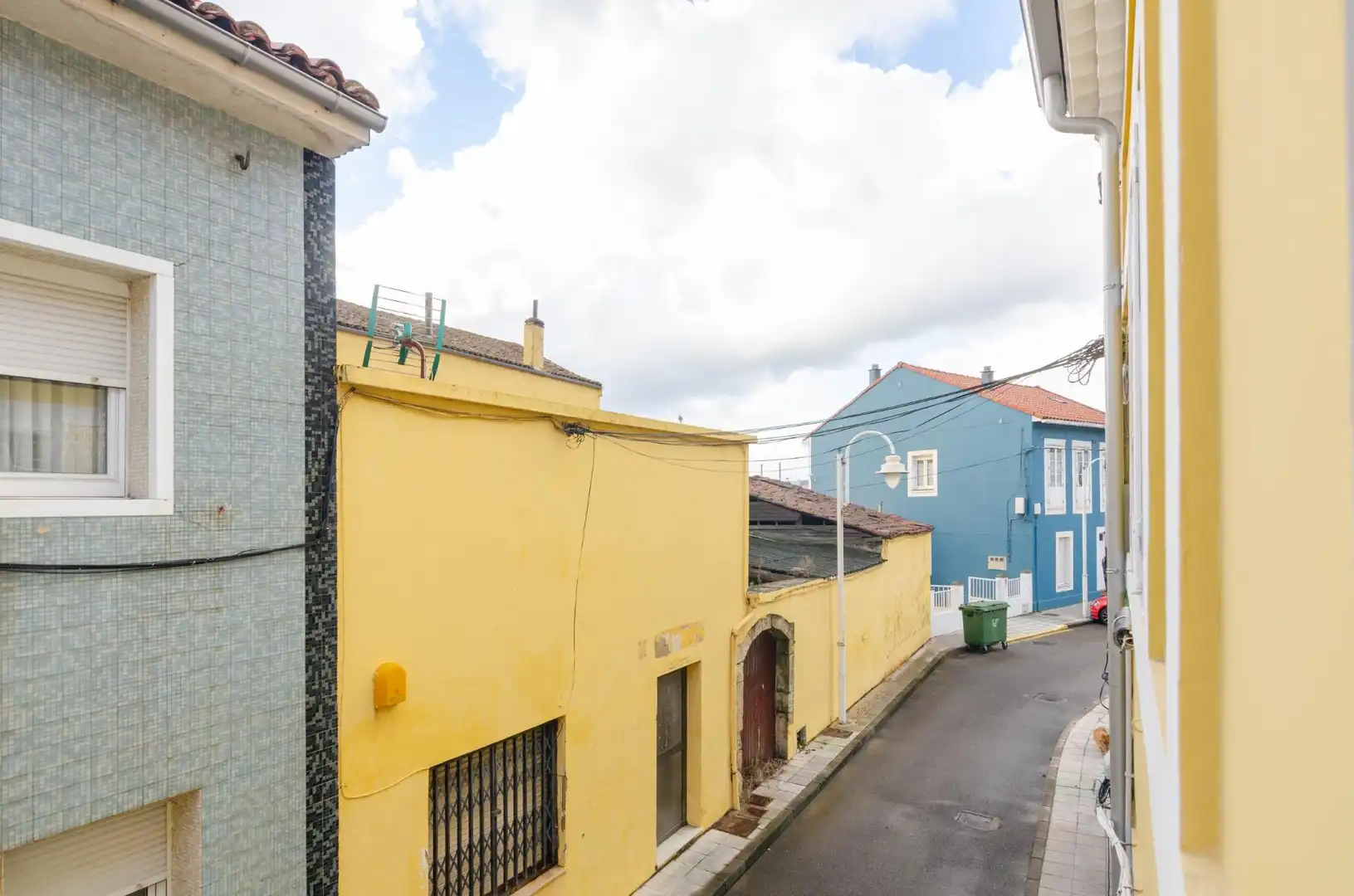 Vista exterior de Casa o xalet en venda en Avilés amb Calefacció