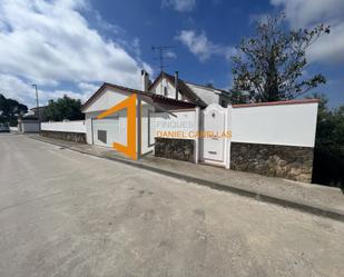 Vista exterior de Casa o xalet en venda en Tàrrega amb Aire condicionat, Terrassa i Piscina