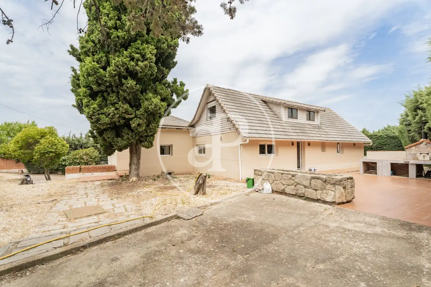 Vista exterior de Casa o xalet en venda en Boadilla del Monte amb Calefacció, Jardí privat i Traster