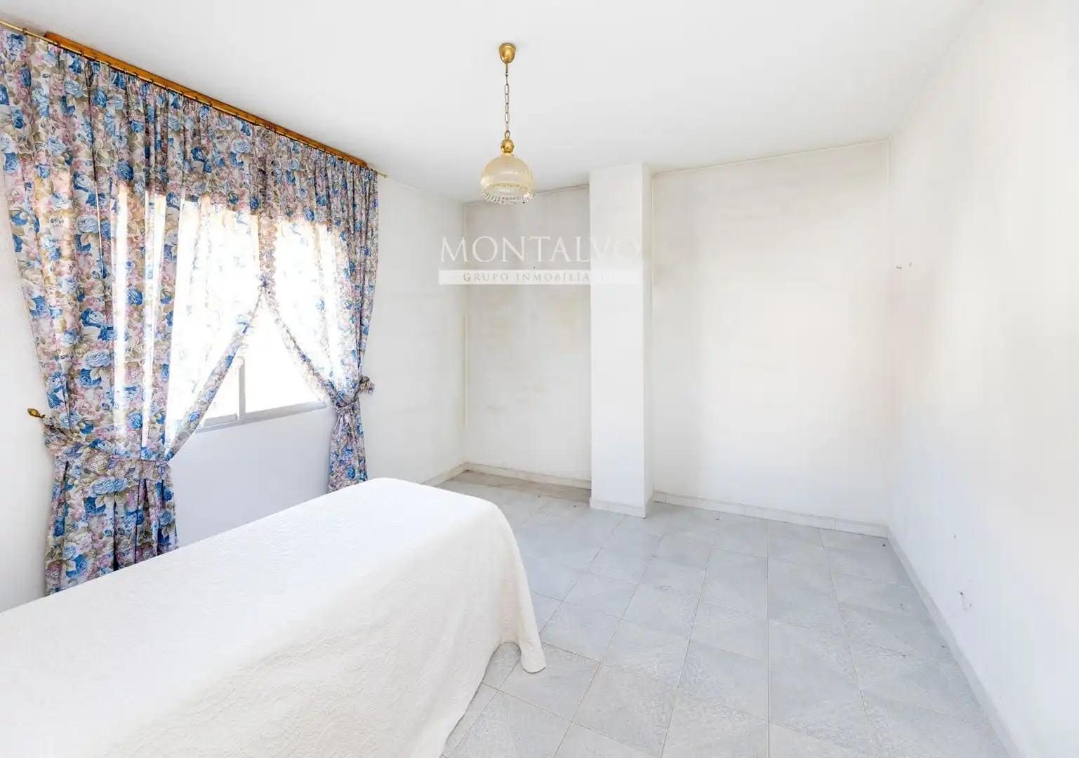 Dormitori de Casa o xalet en venda en Atarfe