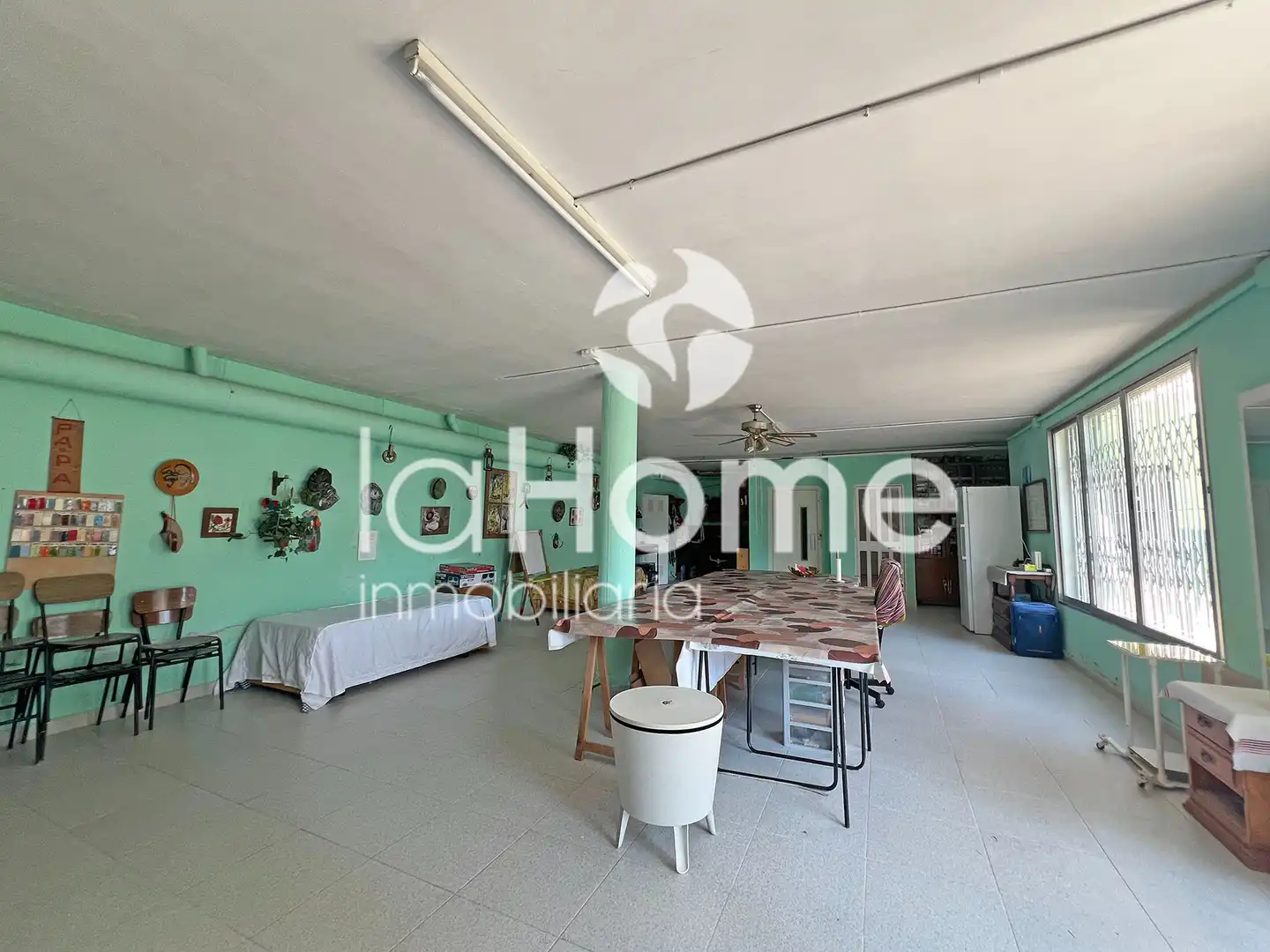 Haus oder Chalet zum Verkauf in Paterna mit Klimaanlage, Privatgarten und Parkett