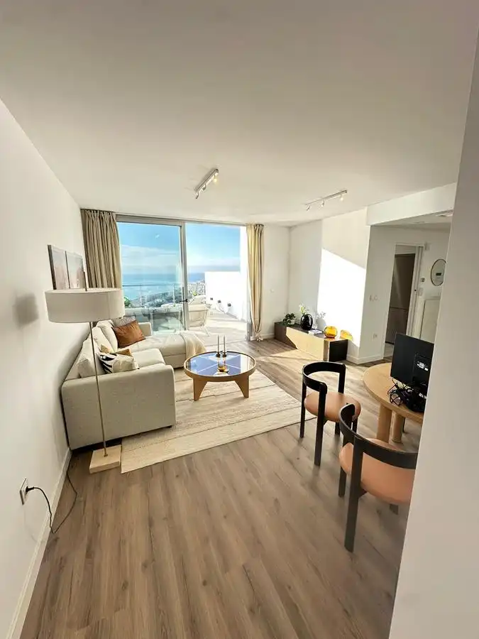 Wohnzimmer von Einfamilien-Reihenhaus zum Verkauf in Almuñécar mit Klimaanlage, Heizung und Parkett