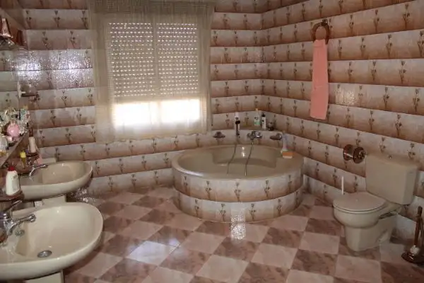 Baño de Casa adosada en venta en Urda con Calefacción, Terraza y Trastero