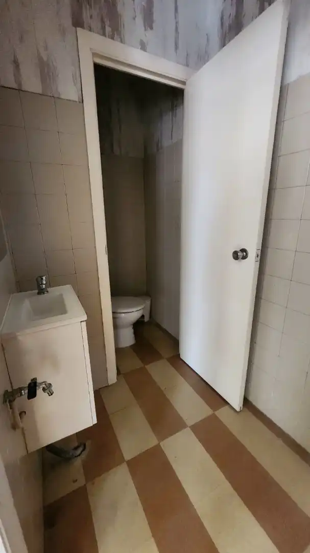 Bathroom of Commercial properties for rent in Miño