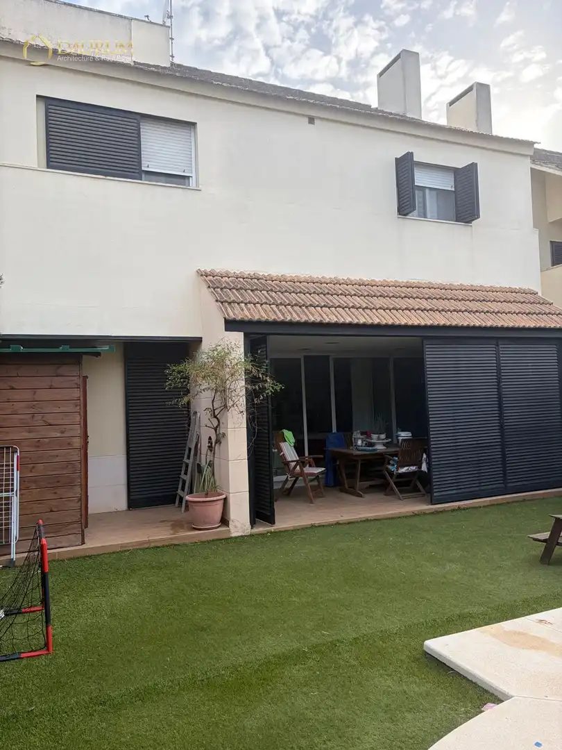 Villa avec piscine à vendre à CALLE DE MARÍA ZAMBRANO, 9