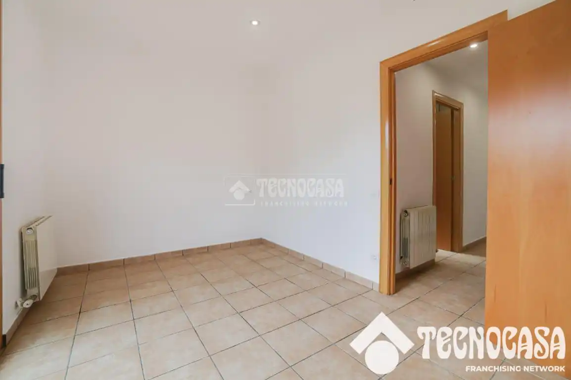 Bedroom of Houses for sale in Santa Coloma de Gramenet  with Air Conditioner, Heating and Terrace