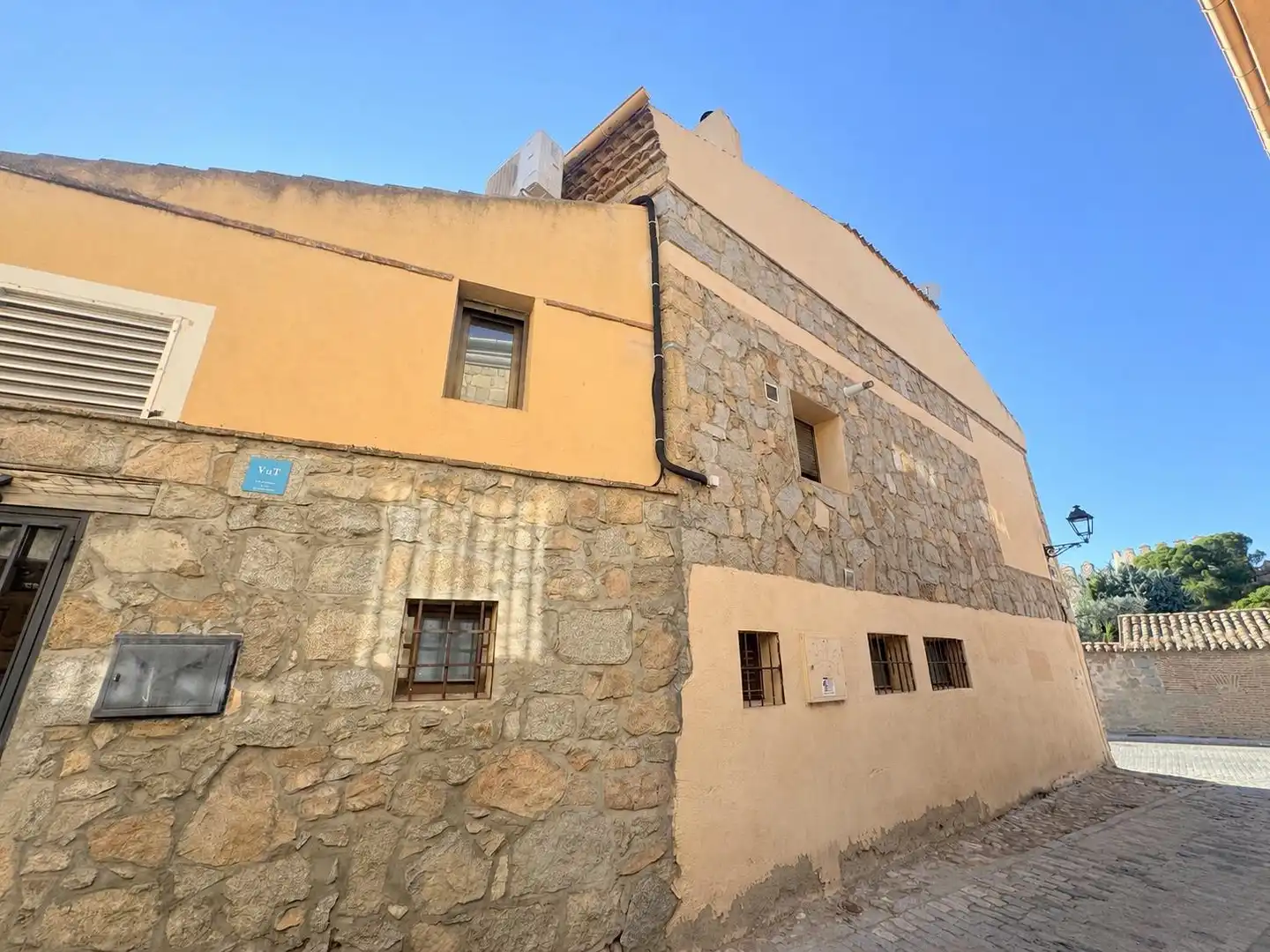 Vista exterior de Casa o xalet en venda en Ávila amb Calefacció i Moblat