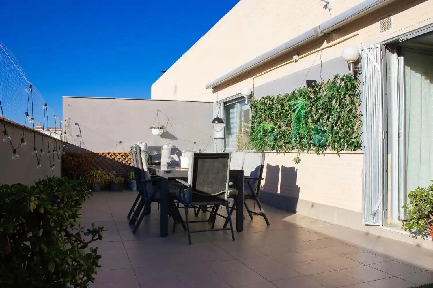 Terrace of Attic for rent in  Valencia Capital  with Air Conditioner, Terrace and Furnished
