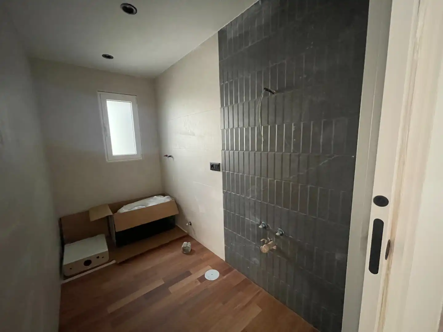 Baño de Piso en venta en León Capital  con Calefacción y Parquet
